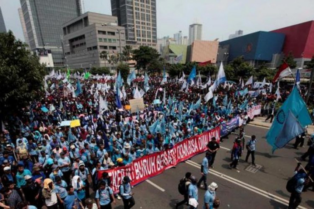 May Day, Buruh Demo terkait Upah Minimun Hingga Pencabutan UU Cipta Kerja