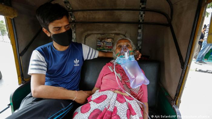 Corona Updates 3 Mei 2021, May Day, Buruh Demo terkait Upah Minimun Hingga Pencabutan UU Cipta Kerja, UNDP (United Nations Development Program) : Sekitar 25 Juta Warga Myanmar Terancam Hidup Di Bawah Garis Kemiskinan Nasional Per Awal 2022, Perempuan Sangat Terpengaruh Secara Ekonomi Oleh Terjadinya Pandemi Covid-19 Dibanding Laki-laki