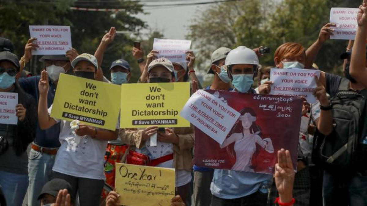 Demo Warga Di Kedutaan Besar Indonesia Yangon Myanmar, Jokowi Minta Sekolah Tatap Muka Dimulai Pada Juli 2021, Pemerintah US dan Kanada Bekerja Sama Kurangi Emisi Gas Rumah Kaca, Pegolf Tiger Woods Alami Kecelakaan Tunggal di California