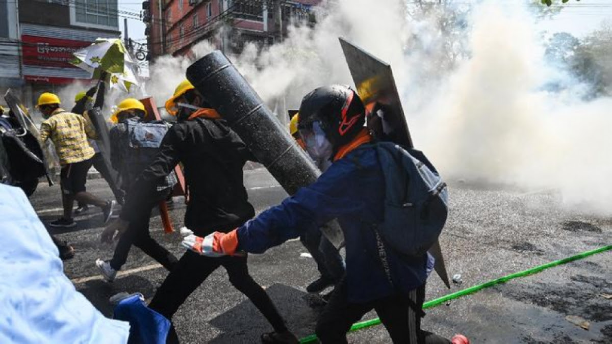 18 Pendemo Tewas Akibat Bentrok Dengan Aparat di Myanmar