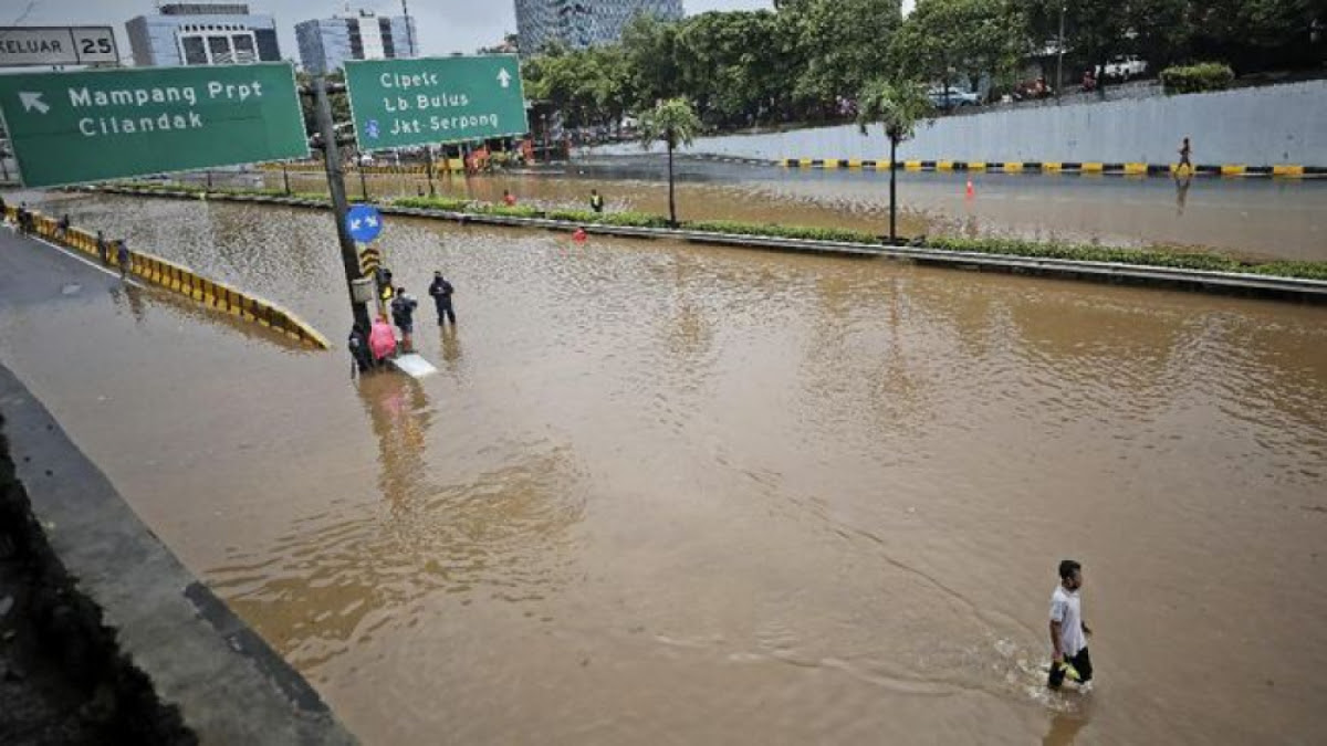 Wali Kota Bogor Sebut Banjir Jakarta Disebabkan Bangunan Liar Sepanjang Ciliwung