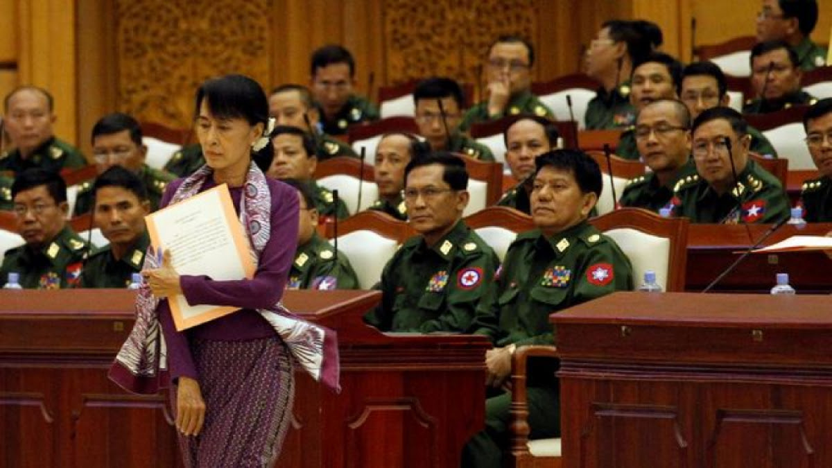 Kudeta Kelompok Militer Myanmar Menahan Suu Kyi dan Pejabat Pemerintah Lain, Gelombang Protes Anti Pemerintah di Rusia Tuntut Pembebasan Navalny, Presiden Joko Widodo Resmikan Bank Syariah Indonesia, Coachella Diundur Sampai 3 Kali Terkait Covid-19.
