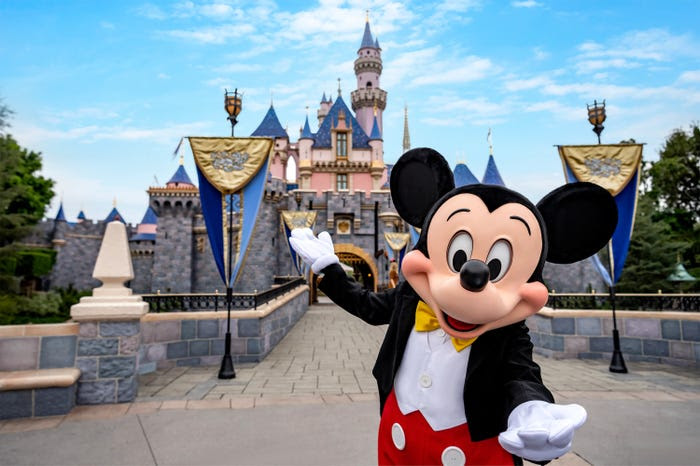 Disneyland Beralih Fungsi Jadi Pusat Pendistribusian Vaksin Covid-19
