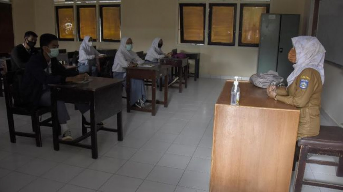 Kemendikbud Bakal Berikan Sanksi Bagi Sekolah Yang Paksa Siswi Gunakan Jilbab