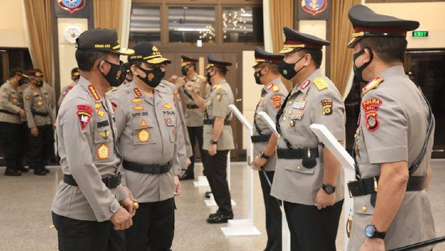 Menko Polhukam Prof Mahfud MD Ungkap Nama 5 Jendral Calon Kapolri Ke Pak Jokowi, Black Box Sriwijaya Air SJ 182 Ditemukan, Penelitian Pasien Covid-19 Di China Masih Alami Gejala Setelah Dinyatakan Negatif, Kontroversi Cover Majalah Vogue Kamala Harris.