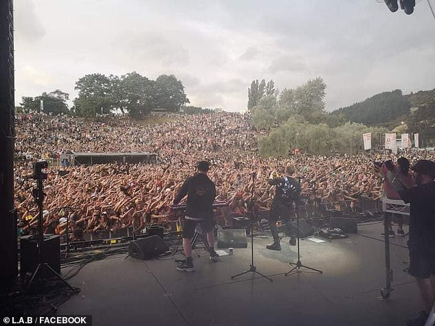 Warga New Zealand Hadiri Konser dan Pesta Tahun Baru Tanpa Social Distancing