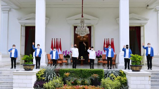 Reshuffle Kabinet Indonesia Maju Jokowi Tunjuk Enam Orang Sebagai Menteri Baru, Negara Uni Eropa Menyetujui Penggunaan Vaksin Covid-19 Pfizer, Mahkamah Konstitusi Terima Permohonan Perkara Sengketa Pilkada, Apple Bakal Produksi Self Driving Car Tahun 2024.