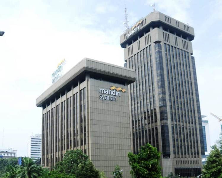 Menteri BUMN Menyatukan Tiga Bank Syariah