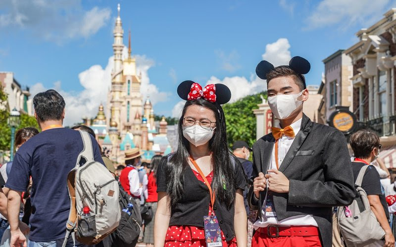 Disneyland PHK 28 Ribu Karyawan