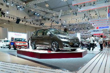 Industri Mobil Turun