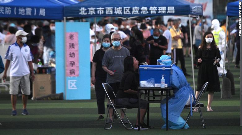 Beijing Lockdown, Sekolah dimulai Juli, Pimred Rappler Divonis, CEO Hello Kitty diganti