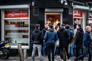Pemerintah Belanda Mengumumkan Tempat Umum Akan Ditutup, Warga Berbondong-bondong Stok Ganja