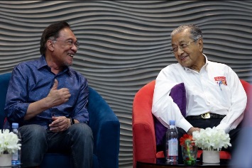 Politik Malaysia Bergejolak, Perdana Menteri Malaysia Mahatir Mohamad Mengundurkan Diri