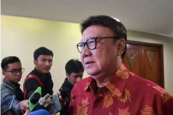 Menteri PAN-RB Tjahjo, Muslim Uighur, Indosat Ooredo, Gojek, Wali Kota Surabaya