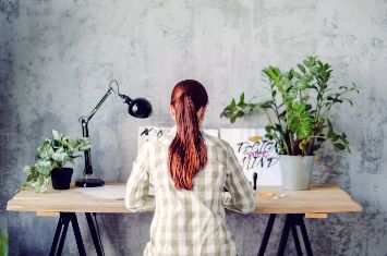 Menurut Peneliatan Tanaman Hijau Dapat Menurunkan Tingkat Anxiety Pekerja Secara Signifikan
