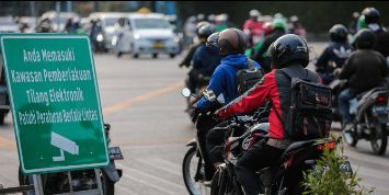Tilang Elektronik, Tenaga Kerja Honorer, Apartemen Dibakar, RIP Kobe, Yusri Yunus