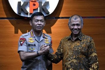 “Saya puasa bicara satu bulan”