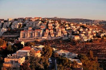 West Bank, PKS dan Partai Berkarya, IPW, Kylie Jenner, Wisata Kesehatan RI