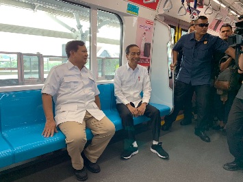 Pertemuan Jokowi-Prabowo, New York Mati Lampu, Facebook Kena Denda, Kebakaran Hutan Riau
