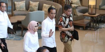 Jokowi Kunjungi PLN, Kasus Rohingya, Calon Pimpinan KPK, Facebook