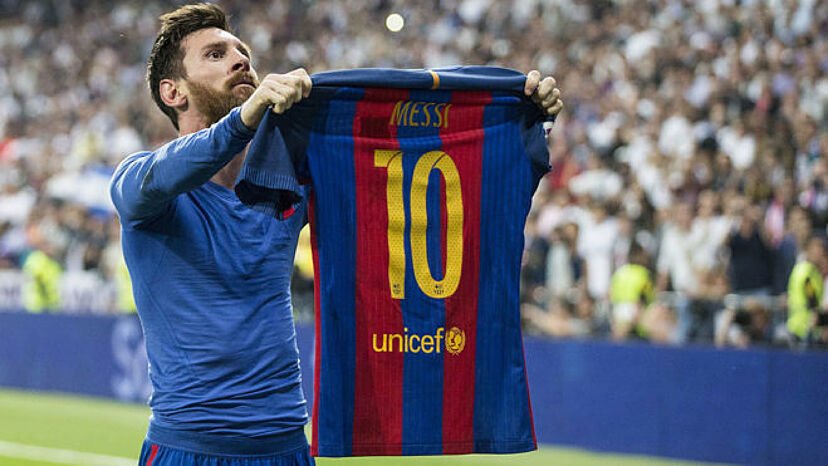 Kontrak Pertama Lionel Messi Terjual Hampir USD 1 Million