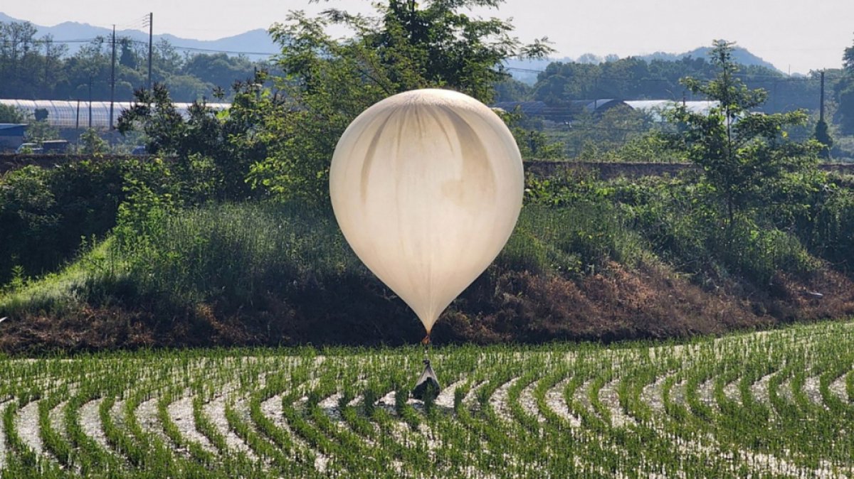 Korut Kirim Balon Terbang Berisi Kotoran Ke Korsel