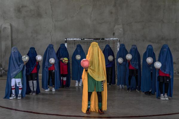Taliban Anti Memberikan Hak Dasar Perempuan Afghanistan