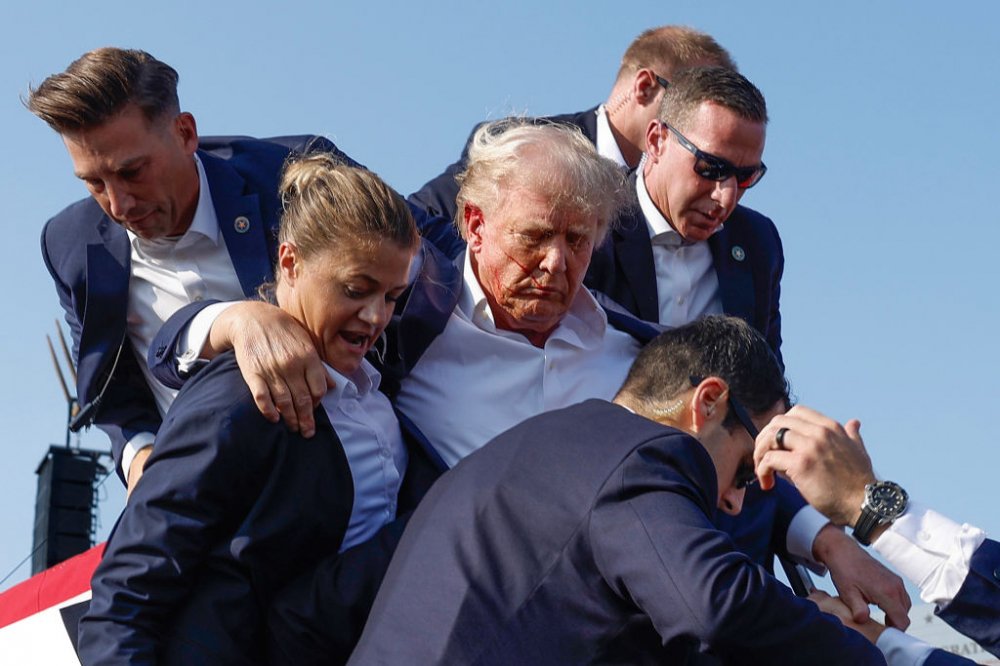 Donald Trump Ditembak Saat Kampanye, Pernikahan Anant Ambani & Radhika Merchant, DPR Resmi Akan Bahas RUU Wantimpres, Bersyukur Dapat Memperpanjang Umur & Hidup Sehat