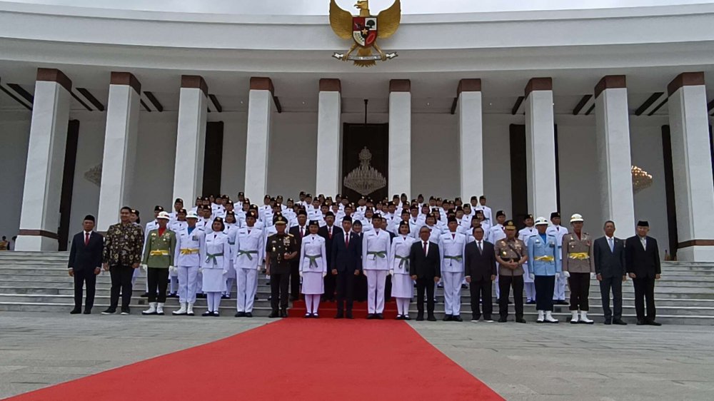 Jokowi : "Jadi bau-bau kolonial selalu rasakan. Setiap hari, dibayang-bayangi", Dokter di India Tidak Aman, Ketua Umum Sementara Partai Golkar, Emosi Lebih Tinggi Pada Anak Pemakai Gadget