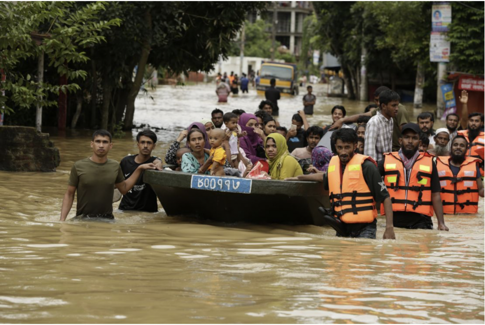 Bangladesh Dilanda Banjir Bandang