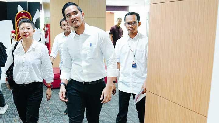 Kaesang Pangarep Datang ke Gedung KPK, Kondisi Myanmar Makin Buruk, KADIN Menggelar Musyawarah Nasional Luar Biasa, Bangkai Kapal Selam Titan Oceangate Ditemukan