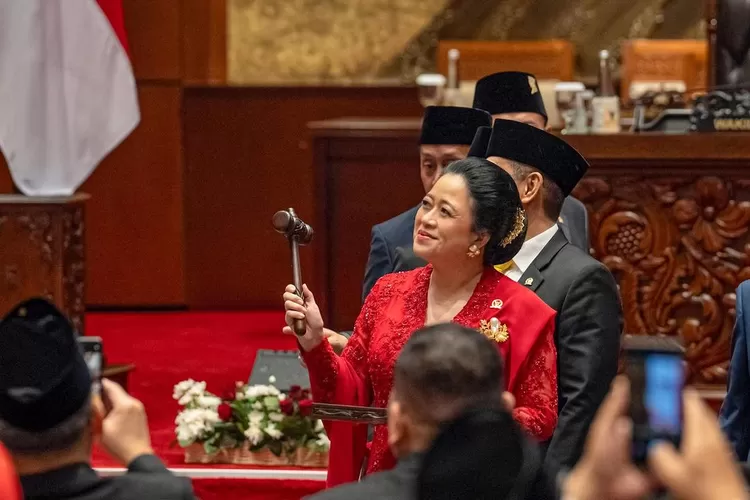 Puan Maharani Ditetapkan Sebagai Ketua DPR RI 2024-2029, Rencana Subsidi KRL Berbasis NIK, Debat Cawapres AS