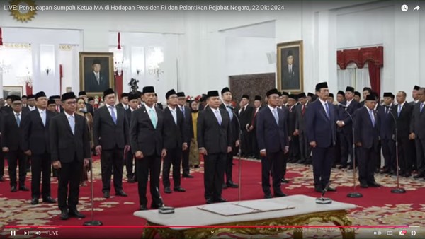 Presiden Prabowo Melantik Kepala Badan & Staf Khusus Presiden, Hampir Seluruh Infrastruktur di Seantaro Gaza Hancur, Debat Perdana Pemilihan Bupati Bojonegoro Berujung Ricuh, Elon Musk Dukung Ideologi Konservatif Trump