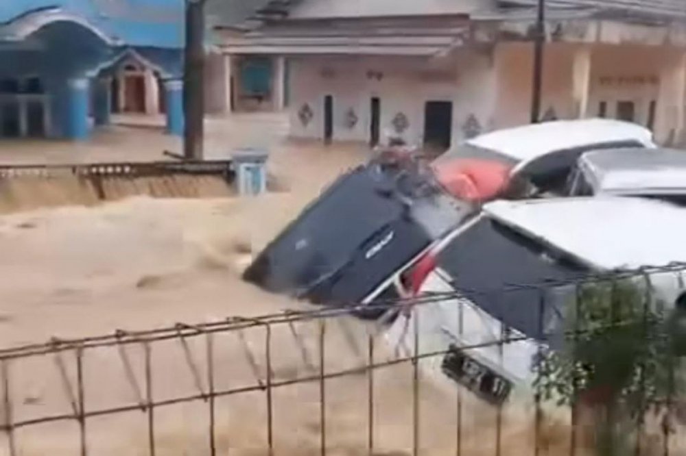 Banjir & Tanah Longsor di Indonesia
