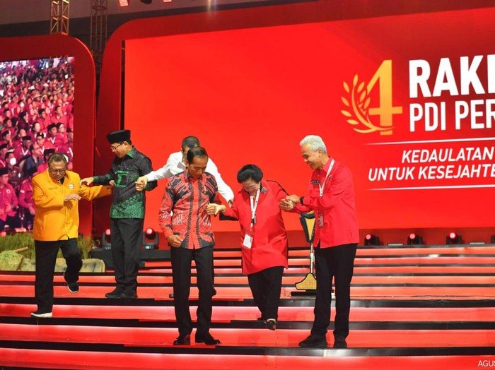 Keluarga Jokowi Dipecat PDI-P, Masyarakat Tolak Rencana Food Estate di Merauke, Rapat Terbatas Persiapan Nataru di Istana Kepresidenan, Car Free Night Malam Tahun Baru di Area Puncak Bogor