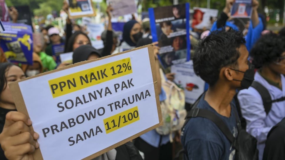 Aksi Demo Kenaikan PPN 12%, Vonis 20 Tahun Penjara Dominique Pelicot, Pembredelan Lukisan Yos Suprapto, Orang Sehat BAK 6-8 Kali Sehari