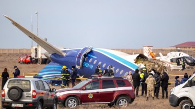 Pesawat Embraer 190 Azerbaijan Airlines Jatuh