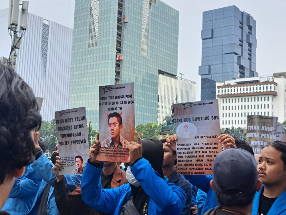 Seruan Aksi 'Indonesia Gelap', Harvey Moeis Resmi Divonis 20 Tahun Penjara, Demo Ojol Tuntut THR di Gedung Kemnaker, Better Days Jadi Proyek Menarik Ditengah Fenomena Kematian Overwork