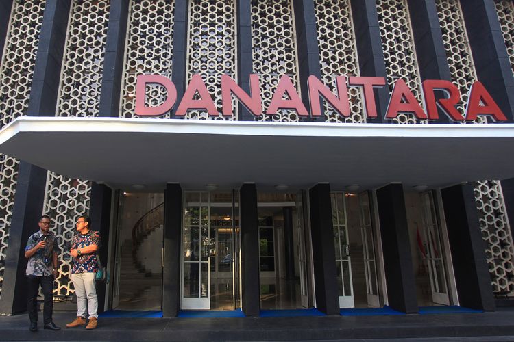 Peresmian BPI Danantara Oleh Presiden Prabowo, Pemilihan Umum Jerman, Konten Viral : Haji Jalan Kaki, Anne Frank The Exhibition di Manhattan