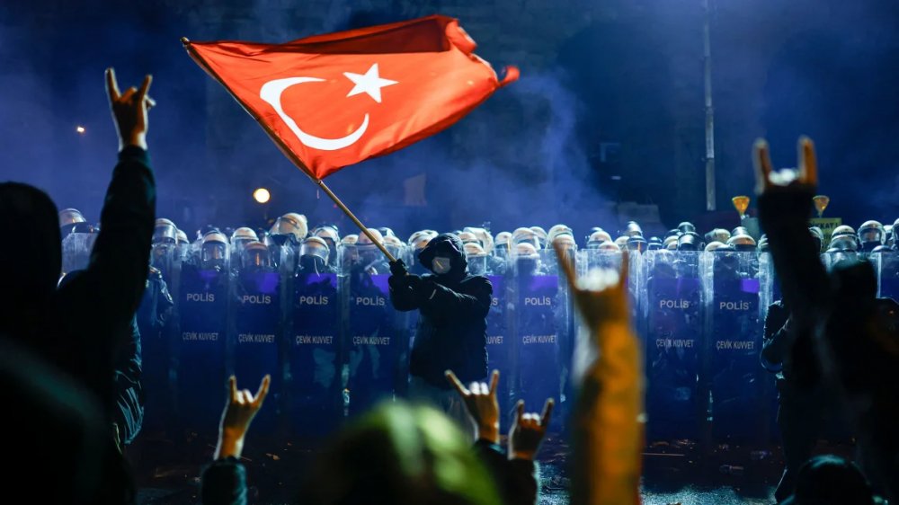 Aksi Protes Menentang Penangkapan Walikota Istanbul