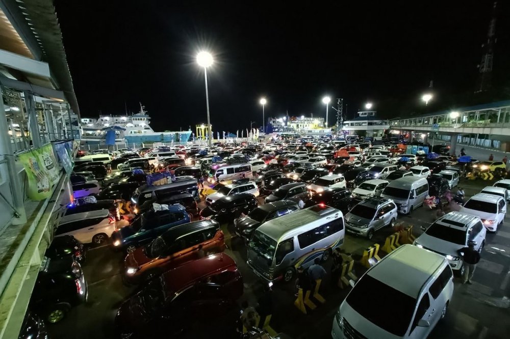 Arus Balik Mudik Lebaran 2025, Demo Besar-besaran di Amerika Serikat, Strategi Hadapi Kebijakan Tarif Resiprokal AS, Pola Makan Sehat Agar Hidup Sehat Lebih Lama